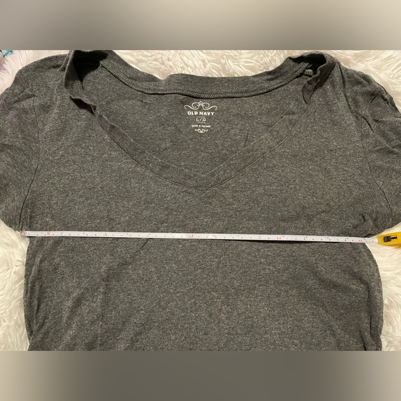 Old Navy Gray V-neck Tee L - Picture 4 of 5